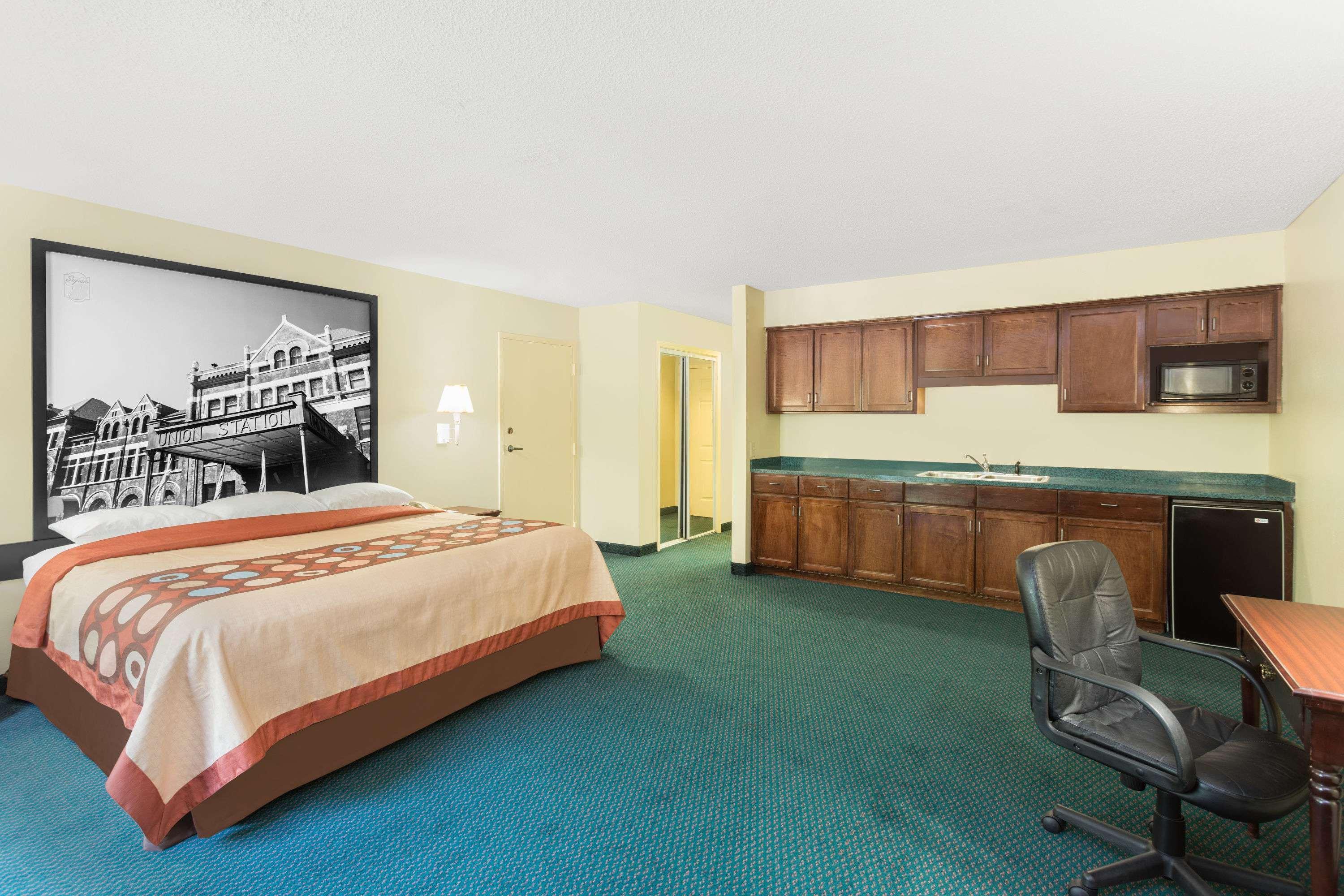 Super 8 By Wyndham Montgomery I-65 Exteriér fotografie
