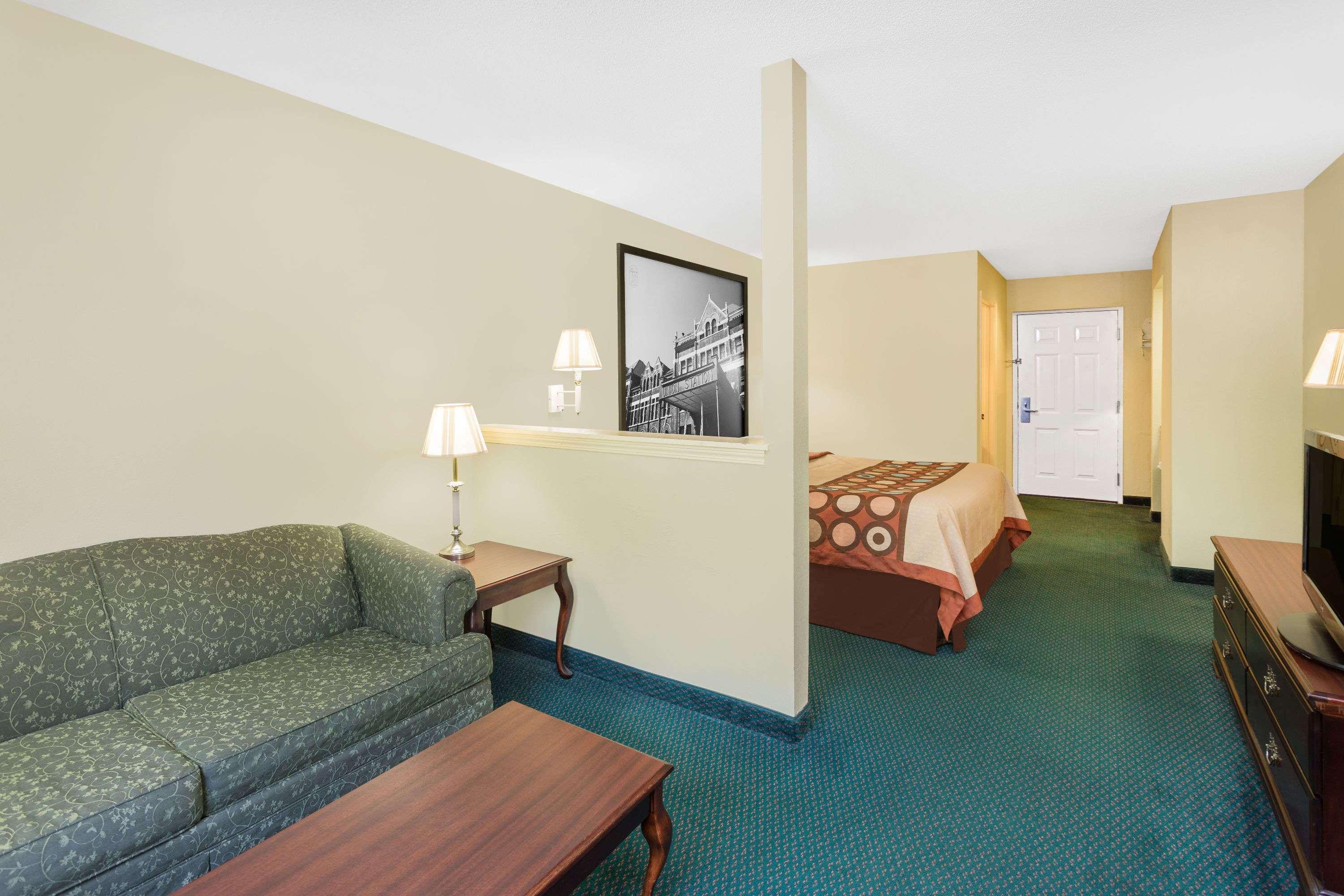 Super 8 By Wyndham Montgomery I-65 Exteriér fotografie